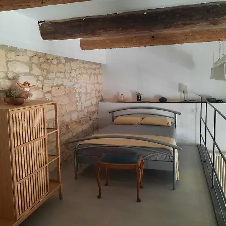 Apartment Atypical In