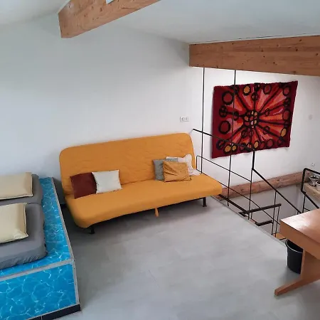 Apartment Atypical In *